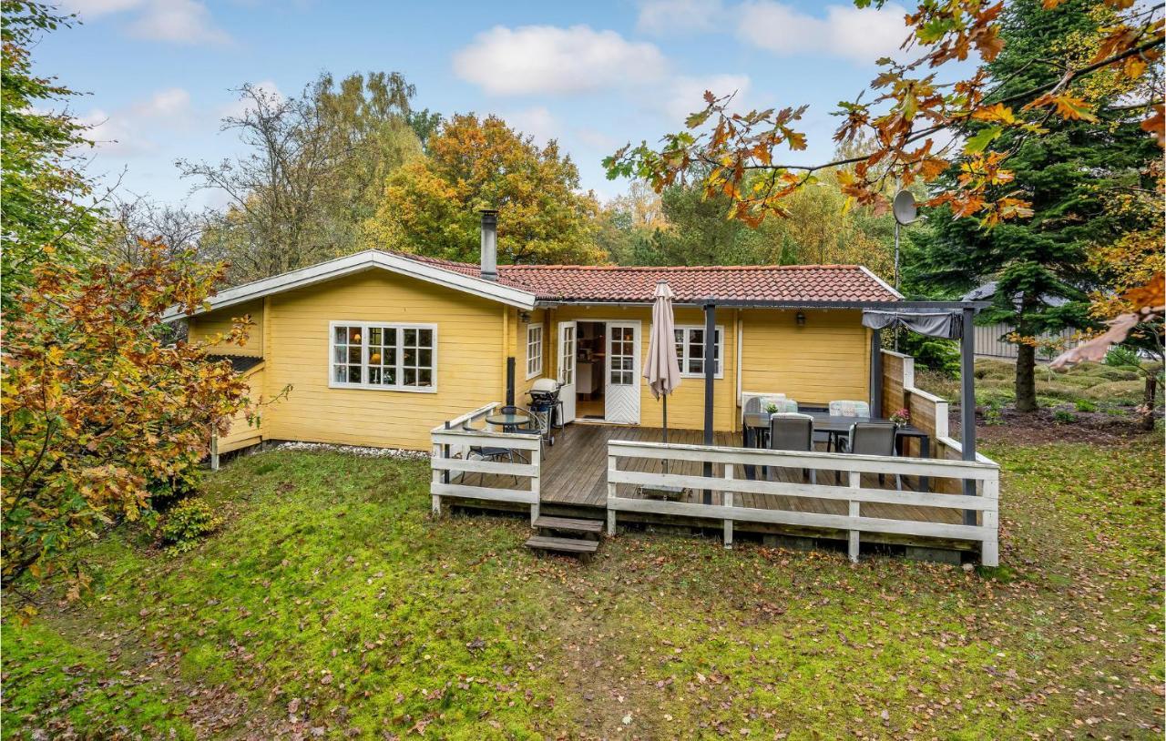 3 Bedroom Cozy Home In Borkop Exterior photo